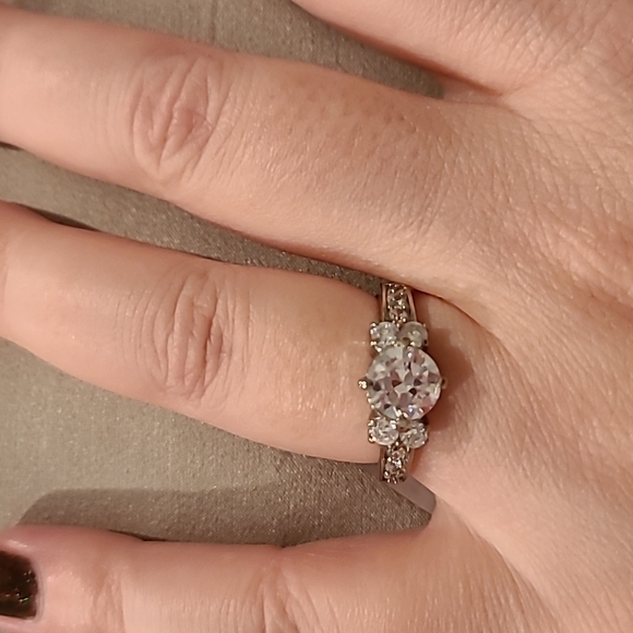 Girl Smiles Jewelry - Cubic zirconia stainless steel ring